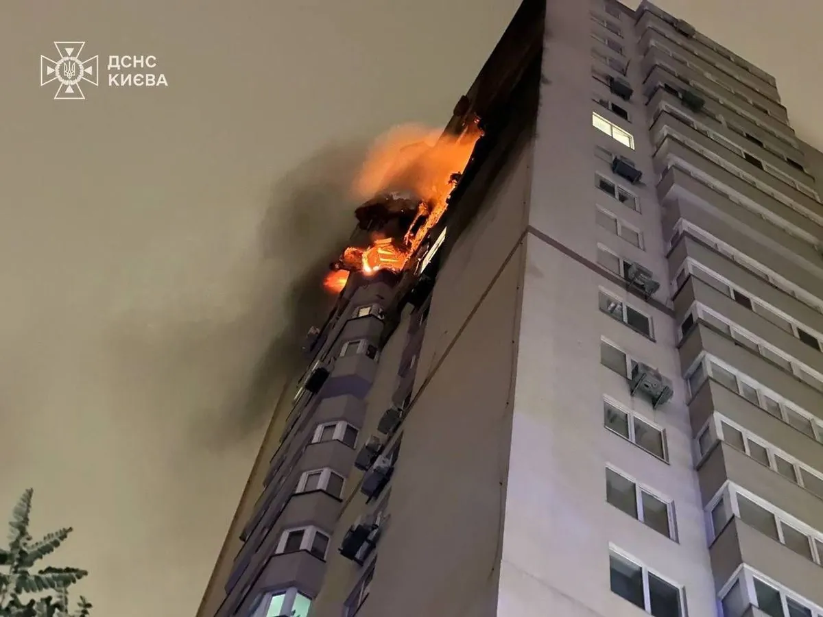 An enemy attack on the capital: a fire broke out on several floors in a damaged building