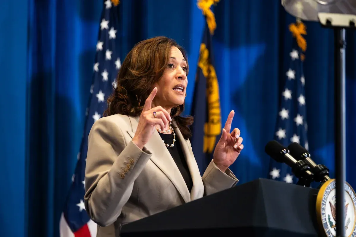 chinese-hackers-attack-phones-linked-to-harris-campaign-reuters