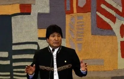 Bolivia's former president accuses the military and police of trying to “destroy” him with an armed attack