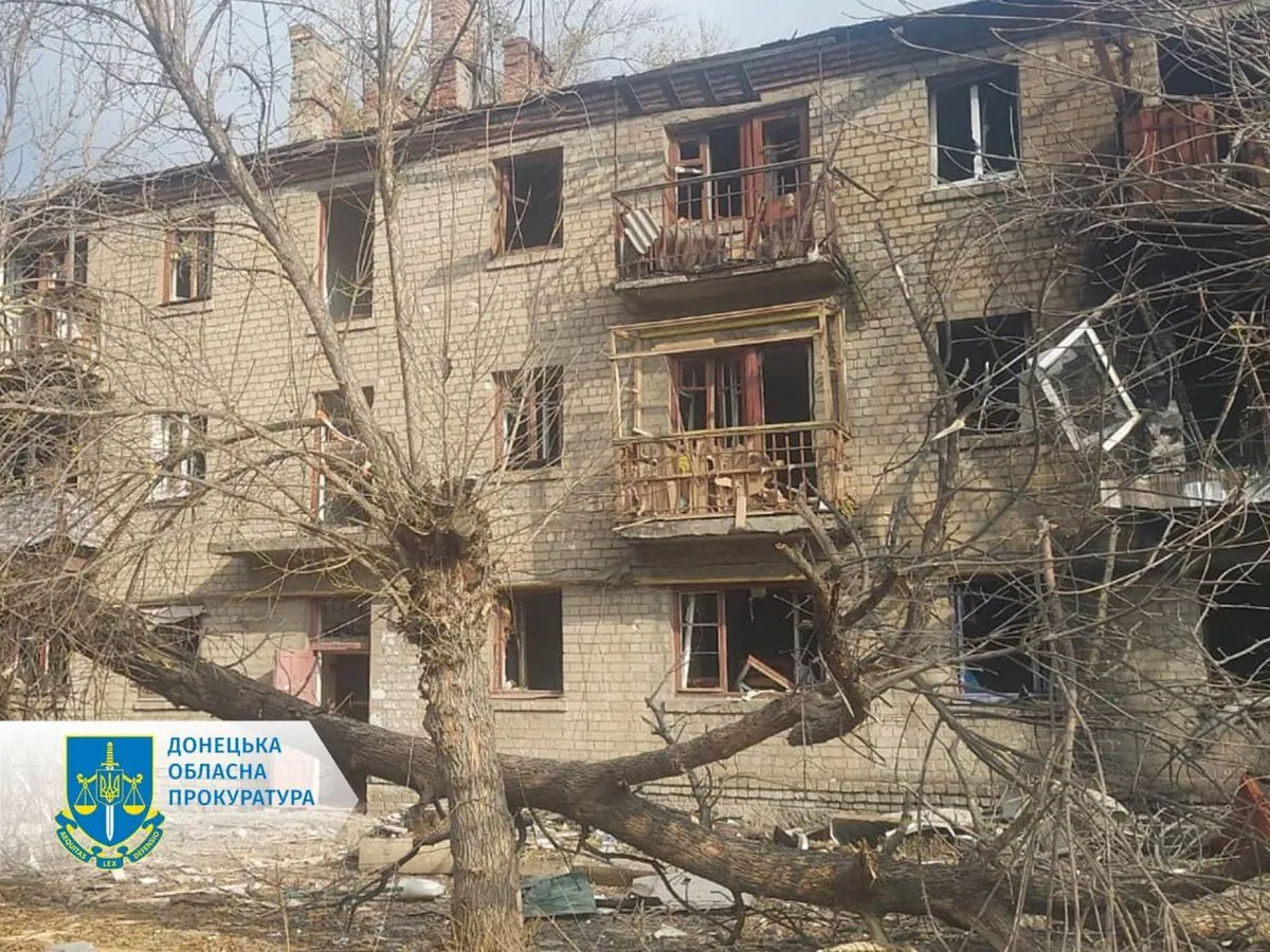 russian-army-strikes-at-village-in-donetsk-region-mother-and-children-among-victims