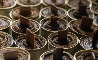 Occupants force Luhansk schoolchildren to make trench candles for Russian army - National Resistance Center