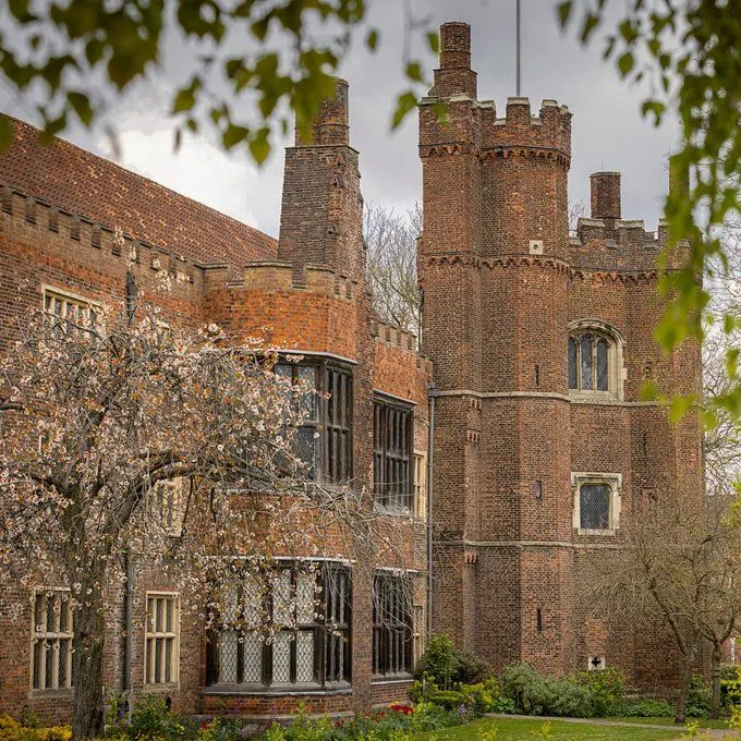 a-staggering-number-of-witch-signs-found-in-a-british-castle