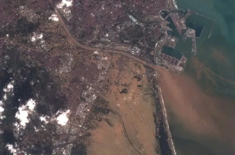 nasa-images-show-the-effects-of-devastating-floods-in-valencia