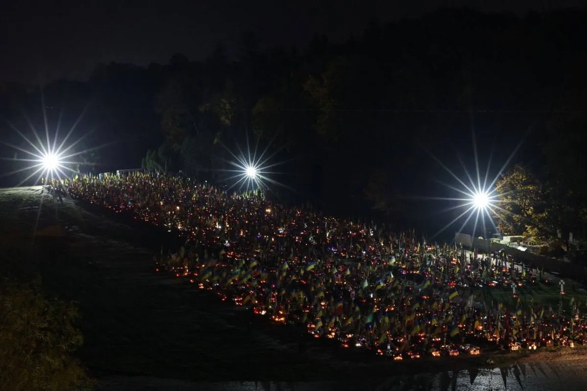 On the eve of All Saints' Day: in Lviv, lamps were lit on the graves of fallen Heroes