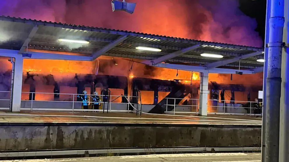 Large-scale fire at a train station in Berlin: a train caught fire