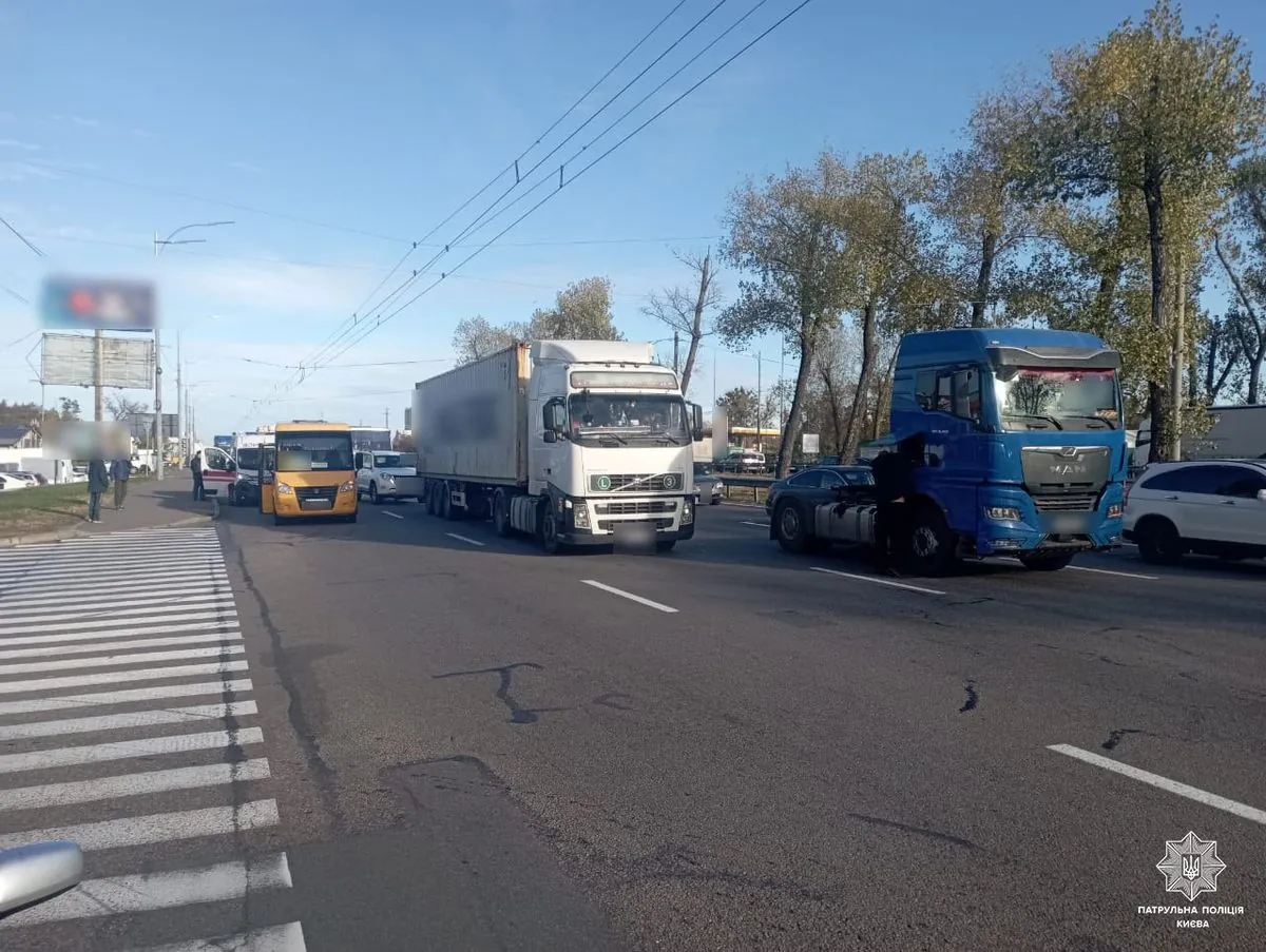 В Киеве ДТП на Кольцевой дороге осложнило движение: где возможны пробки