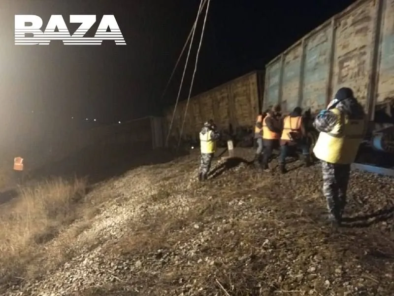 an-explosion-occurred-on-a-railroad-in-russia-22-coal-cars-derailed