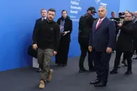 Zelensky arrives at the summit in Budapest: shakes hands with Orban