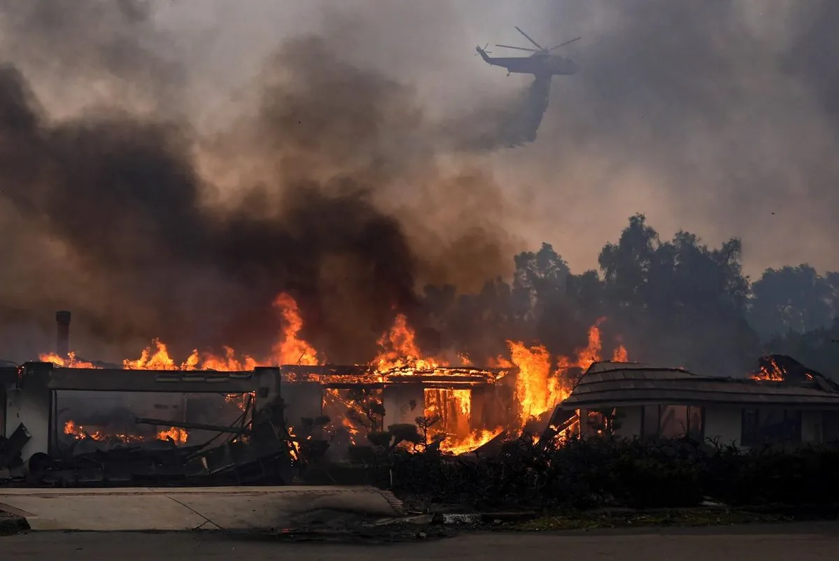 Large-scale wildfire breaks out near Los Angeles: thousands of people flee their homes