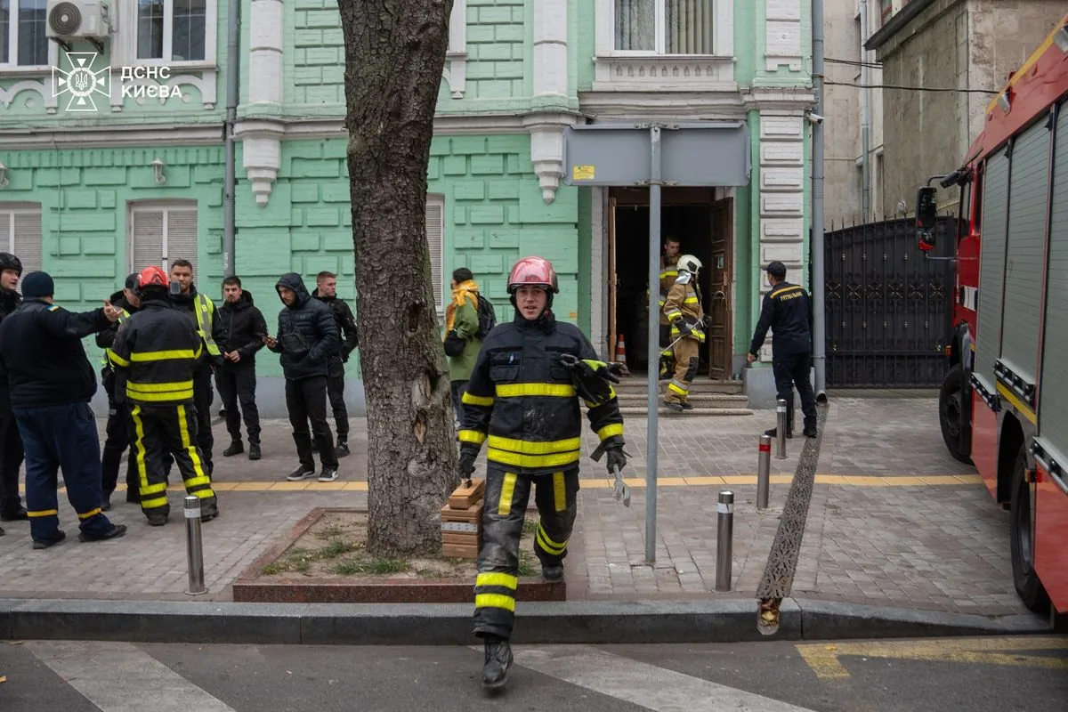 A half-ton wall collapsed on a man in the center of Kyiv