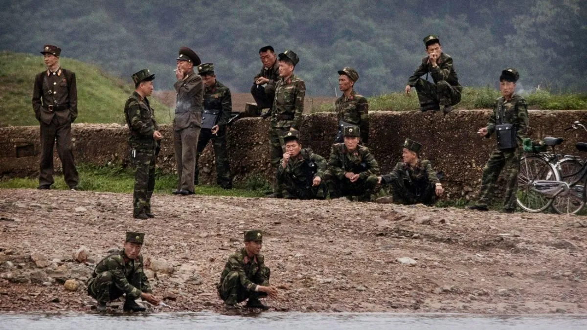 Military refugees from the DPRK handed over leaflets to Ukraine calling on North Korean soldiers to defect