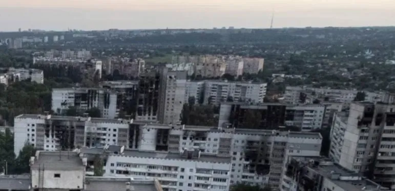 Invaders' drone hits an apartment building in Kharkiv: two injured