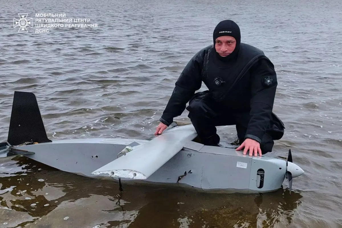 Из Киевского водохранилища достали вражеский беспилотник