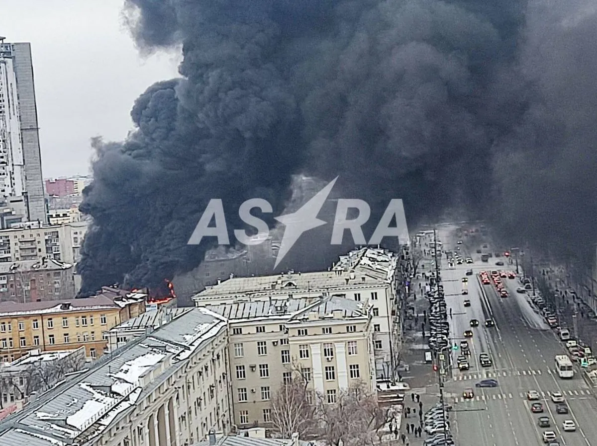 У російському єкатеринбурзі горіла лікарня, люди стрибали з вікон, щоб спастися від вогню