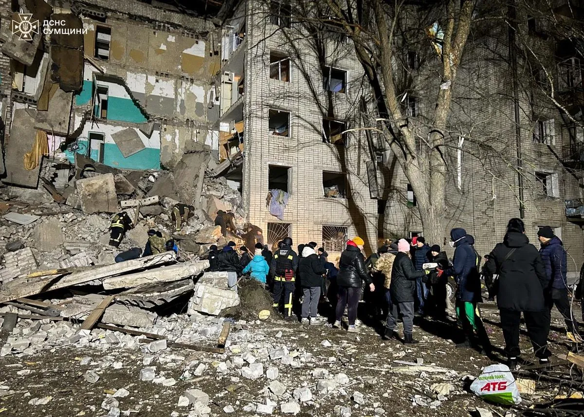 The tragic consequences of Russia's night strike on a dormitory in Glukhov: the number of victims is growing