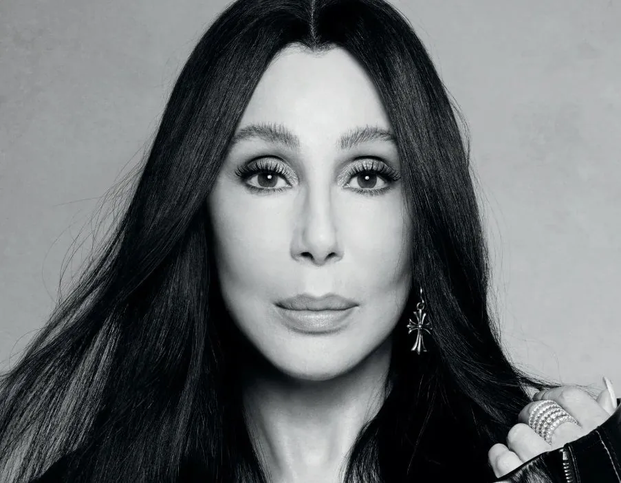 Cher releases the first part of her memoirs in a book with more than 400 pages