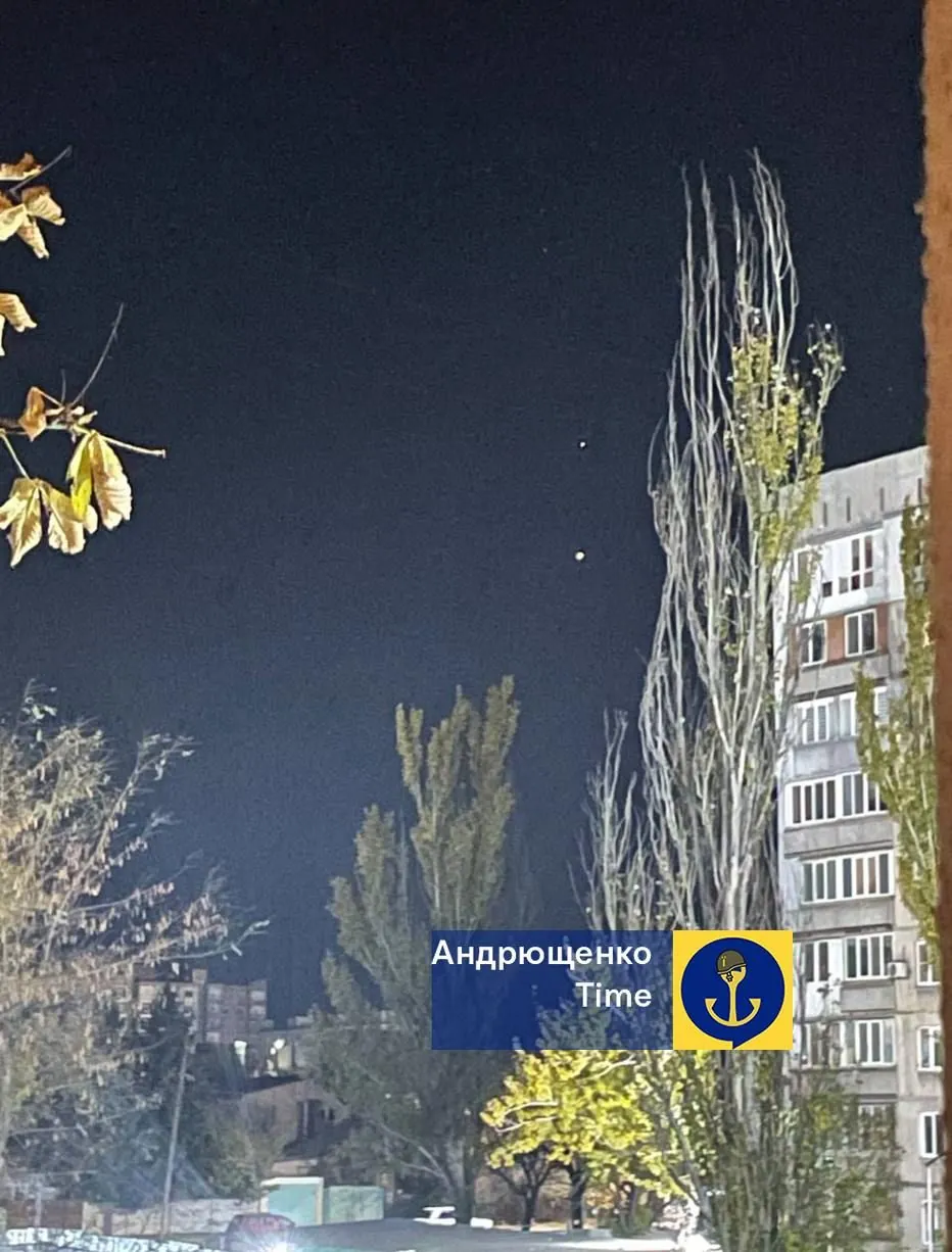 It's “loud” in Mariupol: occupants try to shoot down UAVs, the city is covered with debris