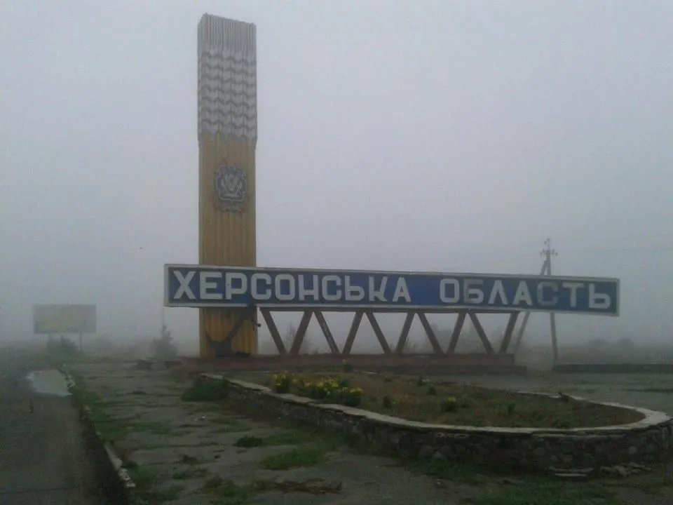 Russians attack volunteers while distributing bread in Kherson region