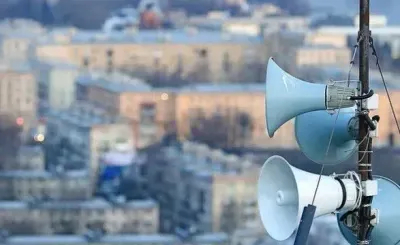 Due to technical problems, the alarm will be announced over loudspeakers in three districts of Kyiv: addresses