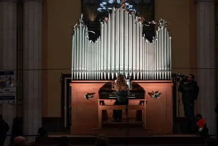 An organ was installed at a train station in Lviv, which was combined with the remains of russian missile shells