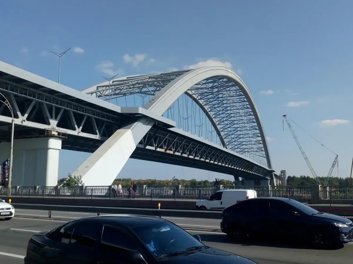 Podilsky bridge in Kiev will be opened for passenger cars on December 1