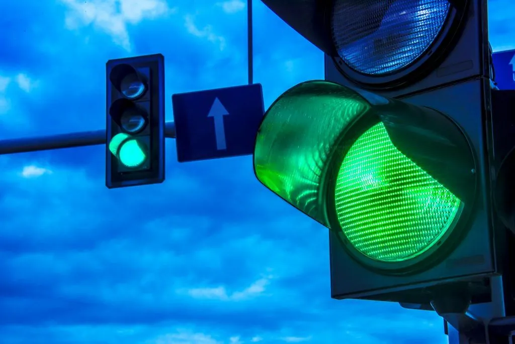 Whether the green traffic light signal will change to izumrudny: the police gave an answer