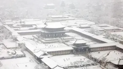 As a result of heavy snowfall in the capital of South Korea, four people were killed