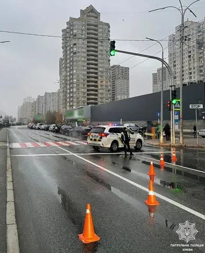 In Kiev, a large-scale pipeline break occurred: a parking lot and part of the Avenue were flooded