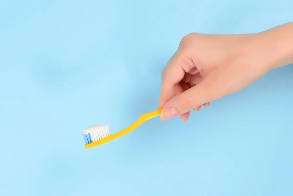 How to choose the perfect brush and toothpaste for dental care: expert advice