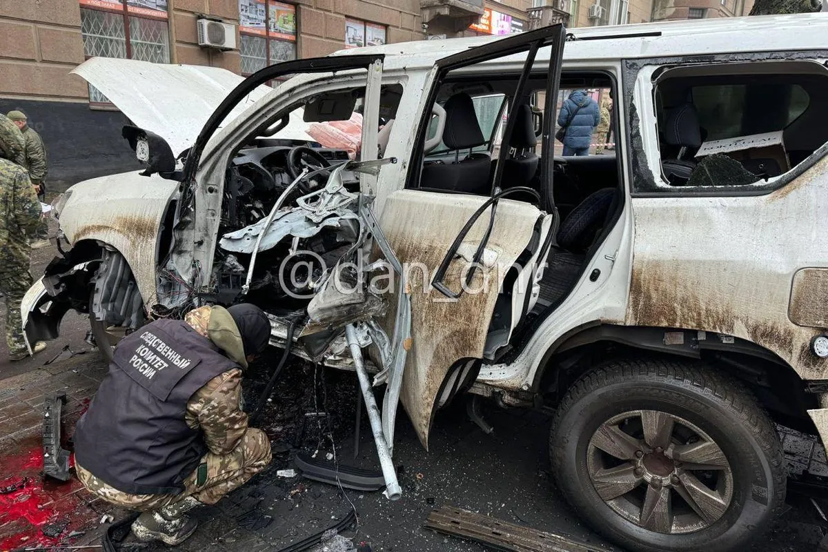 У центрі Донецька підірвали авто ймовірно начальника Оленівської колонії: що відомо 