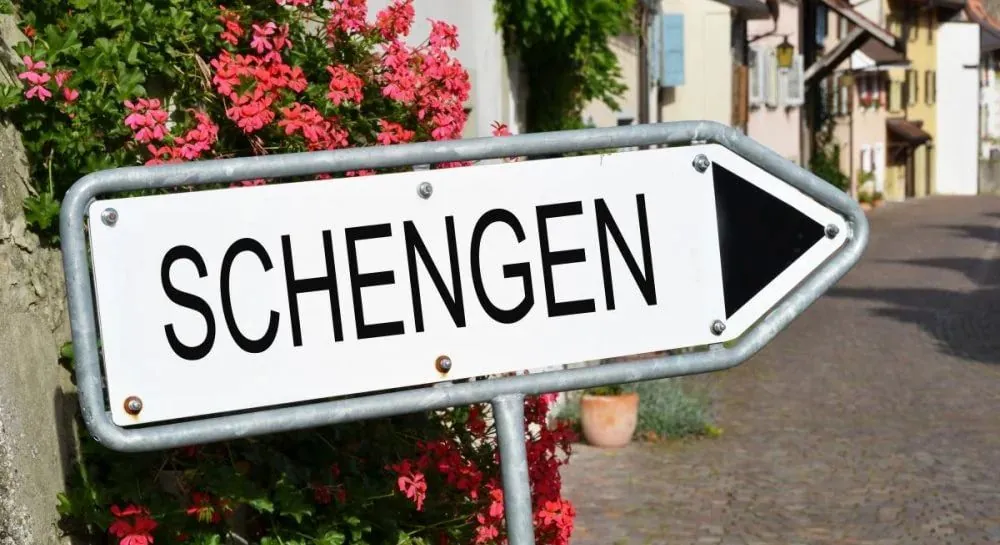 Austria lifts veto on Bulgaria and Romania's accession to the Schengen area