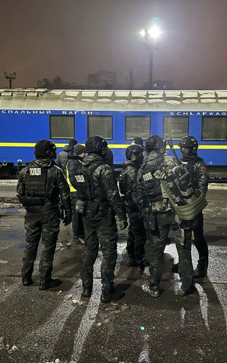 In Kiev and the region, searches are being conducted at the facilities of Ukrzaliznytsia: possible delays in train traffic