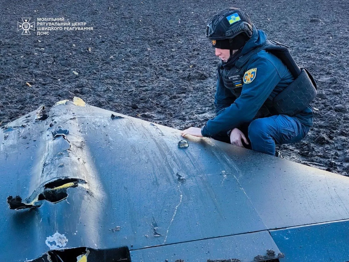 На Київщині рятувальники знешкодили ворожий дрон з бойовою частиною