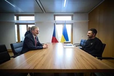 New air defense systems and support for Ukraine: Zelenskyy meets with Czech Prime Minister in Brussels