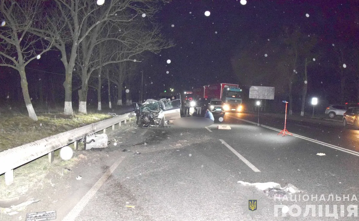 A car crashes into an oncoming truck in Vinnytsia region: three dead, four injured