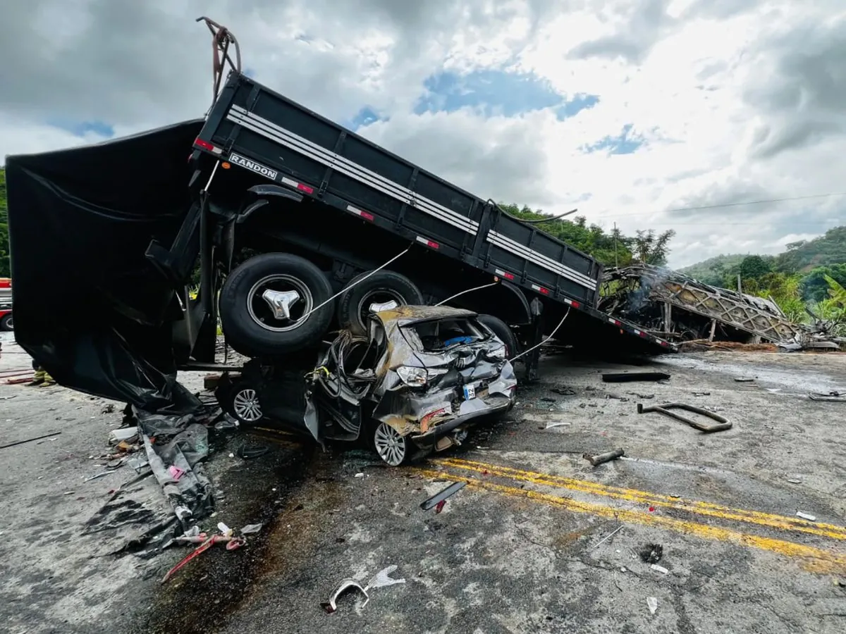 A large-scale road accident occurs in Brazil: at least 37 people are killed