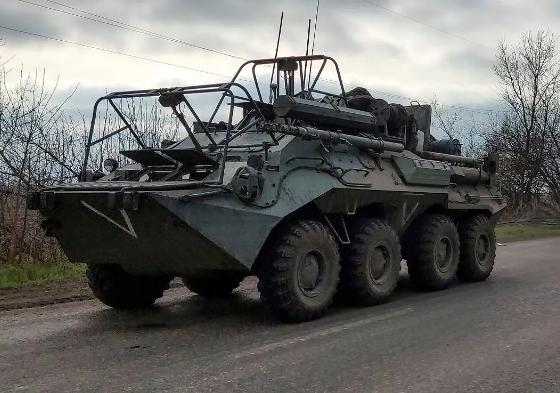 The appearance of the boats requires additional attention: the occupiers are pulling up equipment through Berdiansk, in the direction of Kherson