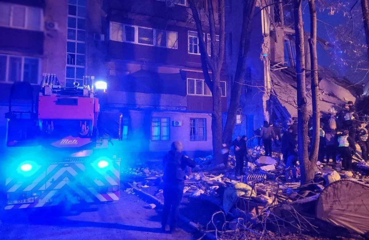 Russian strike on a house in Kryvyi Rih: a man who was rescued from the rubble dies