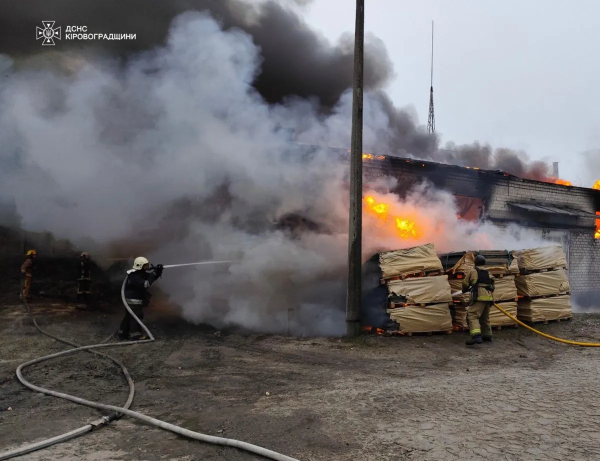 Russian attack in Kirovohrad region: warehouse burns due to debris