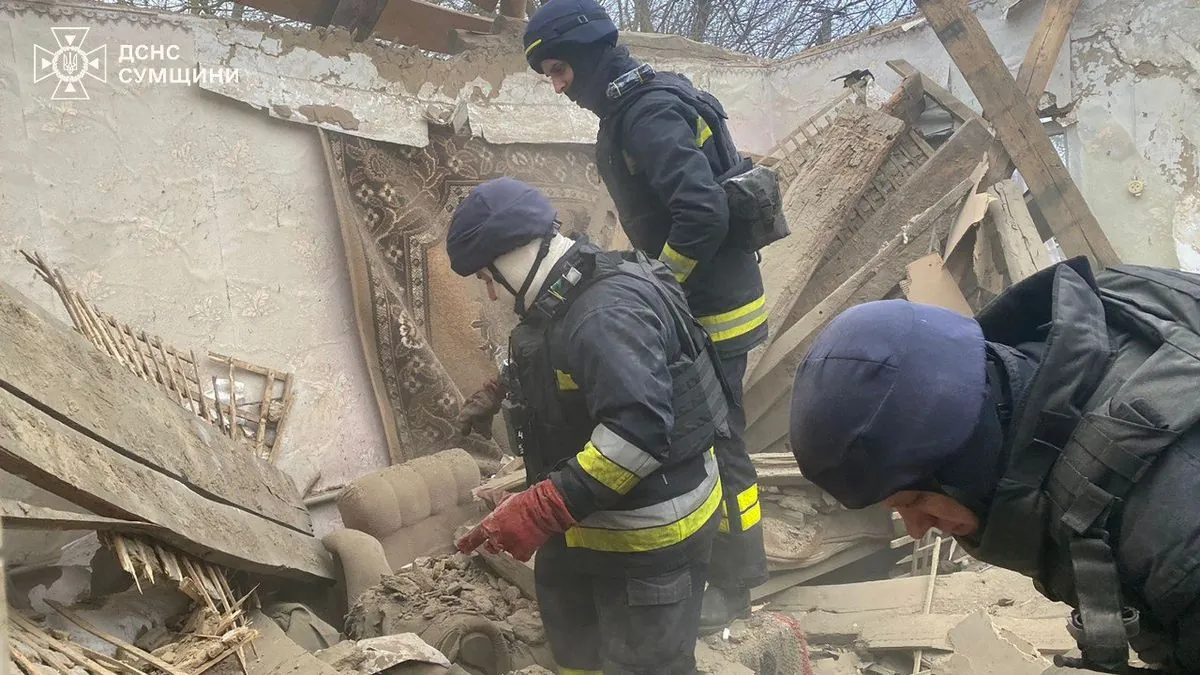 На Сумщині з-під завалів деблокували жертву ворожого удару