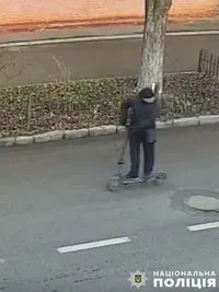 Supported Russian aggression during minute of silence for fallen Heroes: man on scooter detained