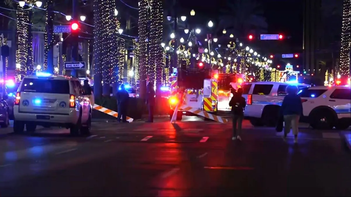 A car runs into a crowd in New Orleans: 10 dead, 30 injured