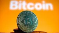 Стоимость биткоина за год выросла вдвое - Reuters