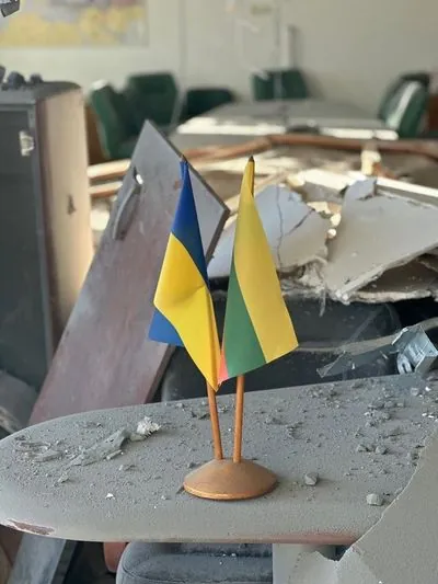 Consequences of Russia's “New Year's” greetings: Lithuanian Foreign Minister shows the consequences of the shelling of the honorary consulate in Kherson