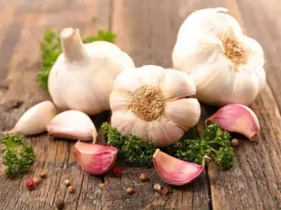 Garlic in Ukraine breaks price records: why the price reached UAH 200 per kilogram