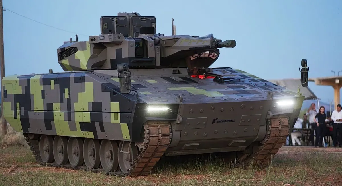 Ukraine receives first Lynx infantry fighting vehicle from Rheinmetall