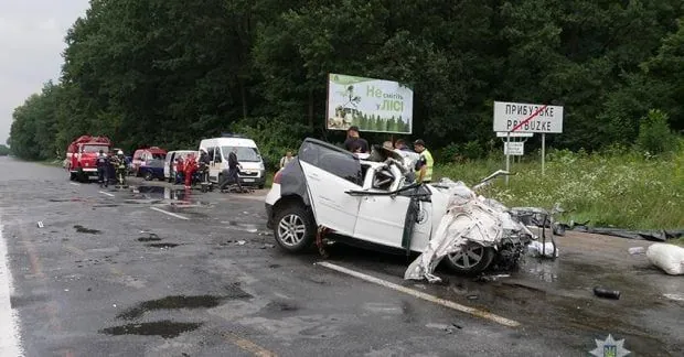 Во время новогодних праздников в ДТП в Украине погибли 123 человека