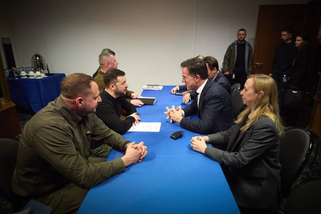 Zelenskyy discusses strengthening of Ukrainian air defense and arms procurement with Rutte