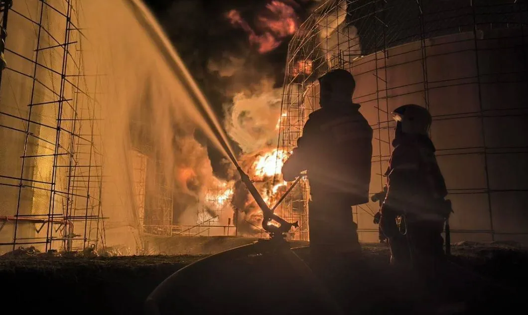 Fire at an oil depot in Voronezh region: drones reportedly pierced a protective net Fire at an oil depot in Voronezh region: drones reportedly pierced a protective net