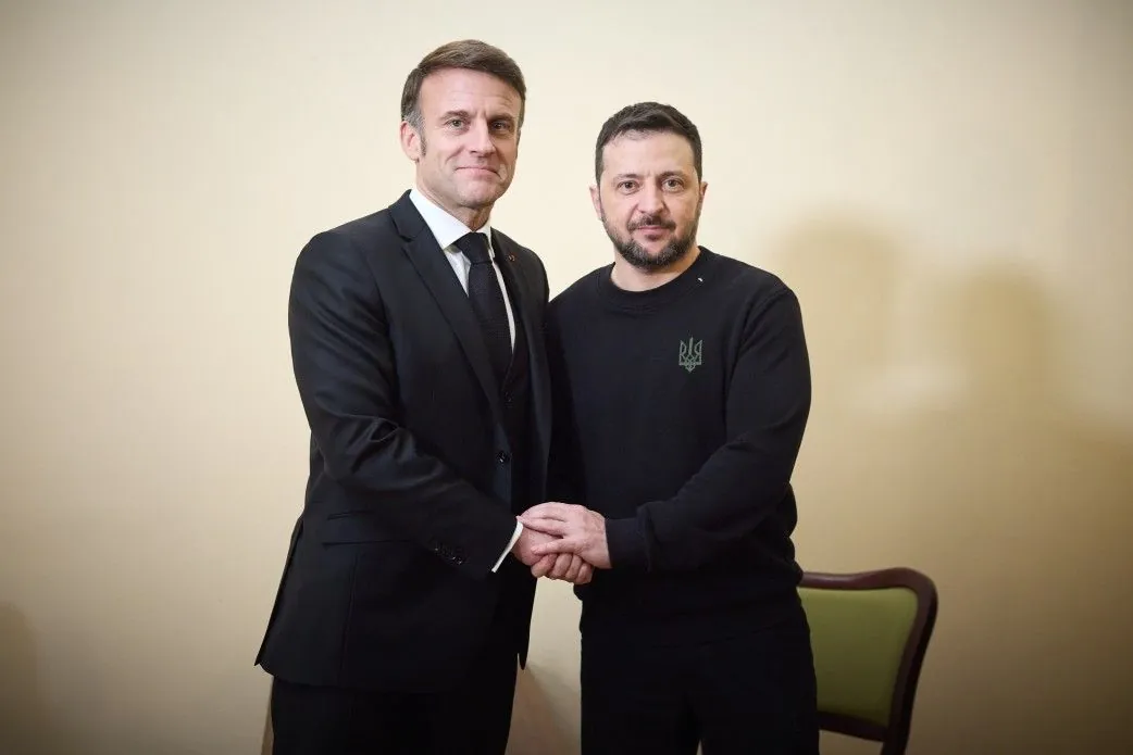 Zelensky discussed with Macron further support of Ukraine and security guarantees